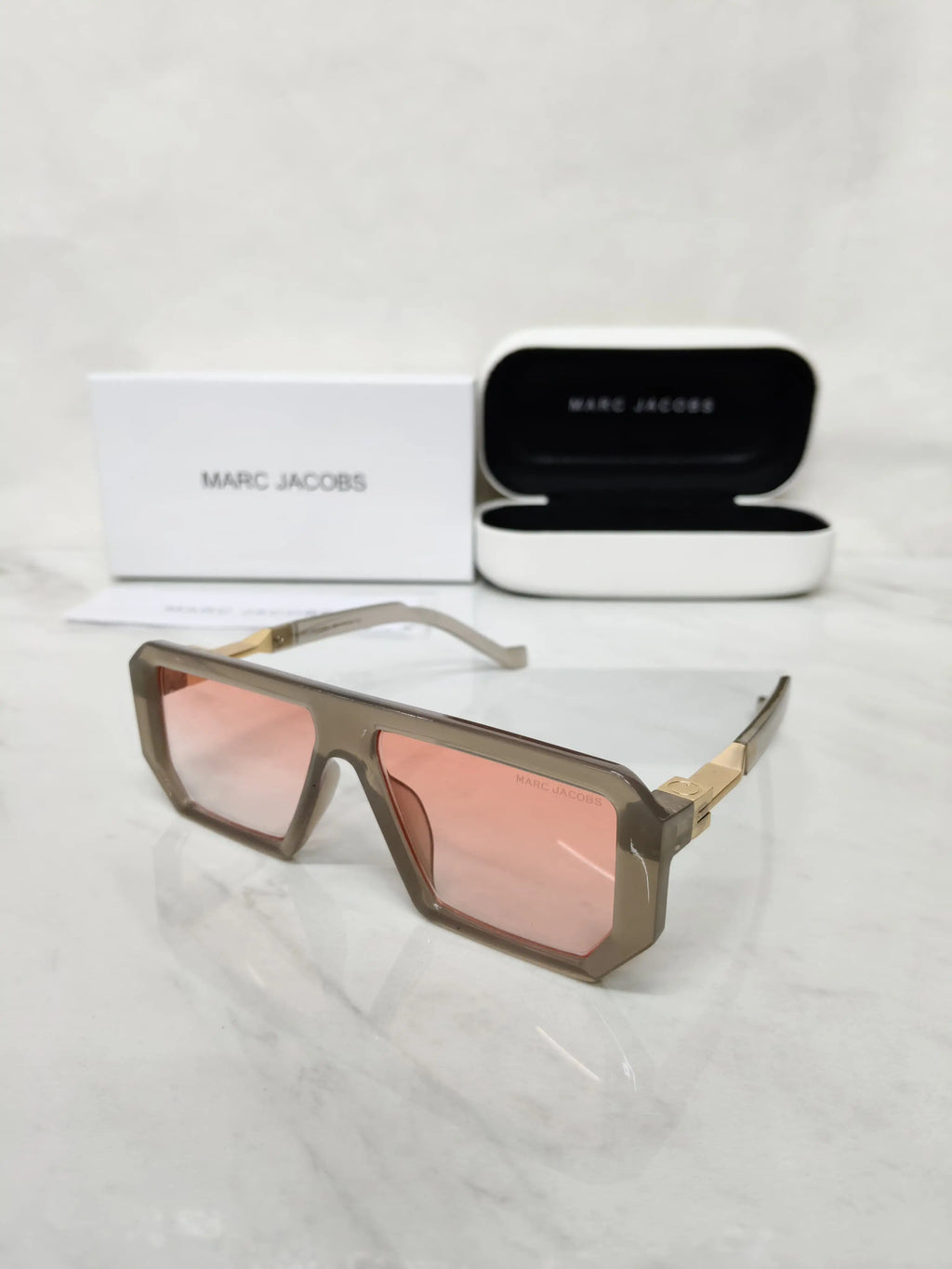 MARC JACOBS GREY PINK