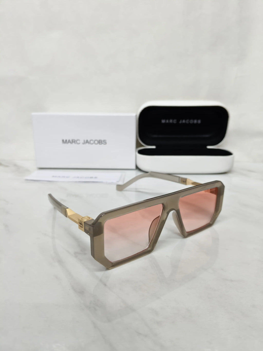 MARC JACOBS GREY PINK