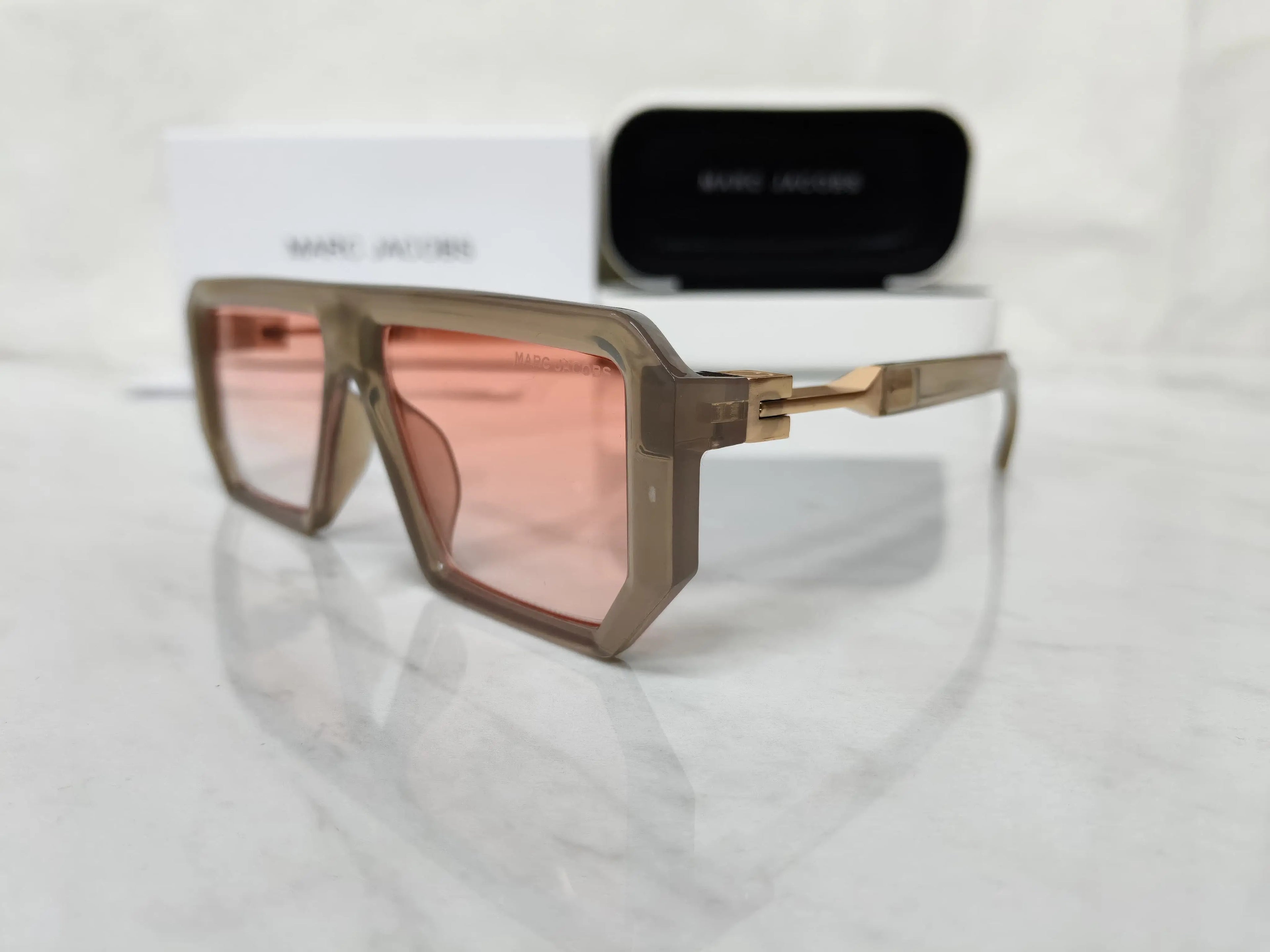 MARC JACOBS GREY PINK
