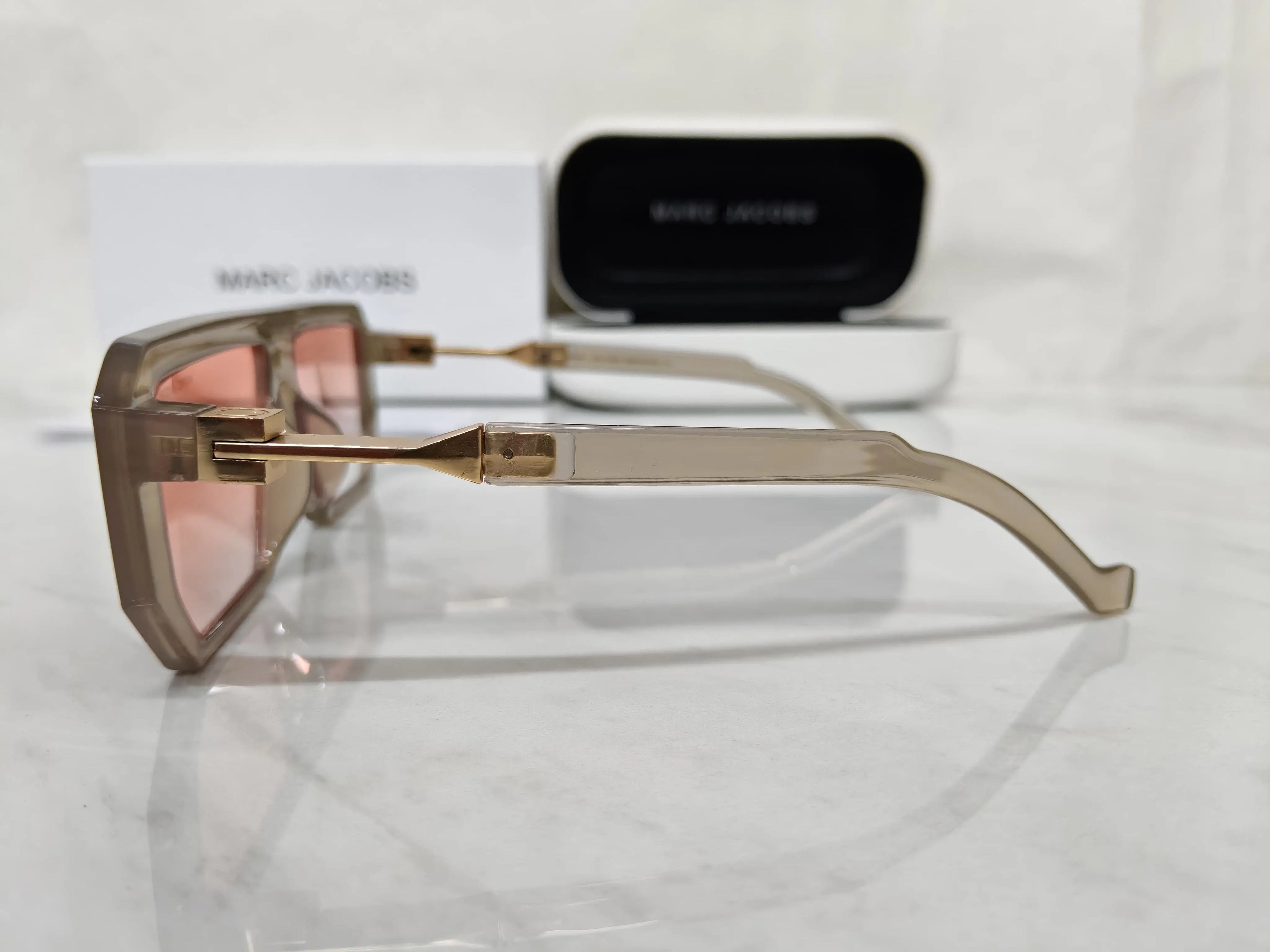 MARC JACOBS GREY PINK