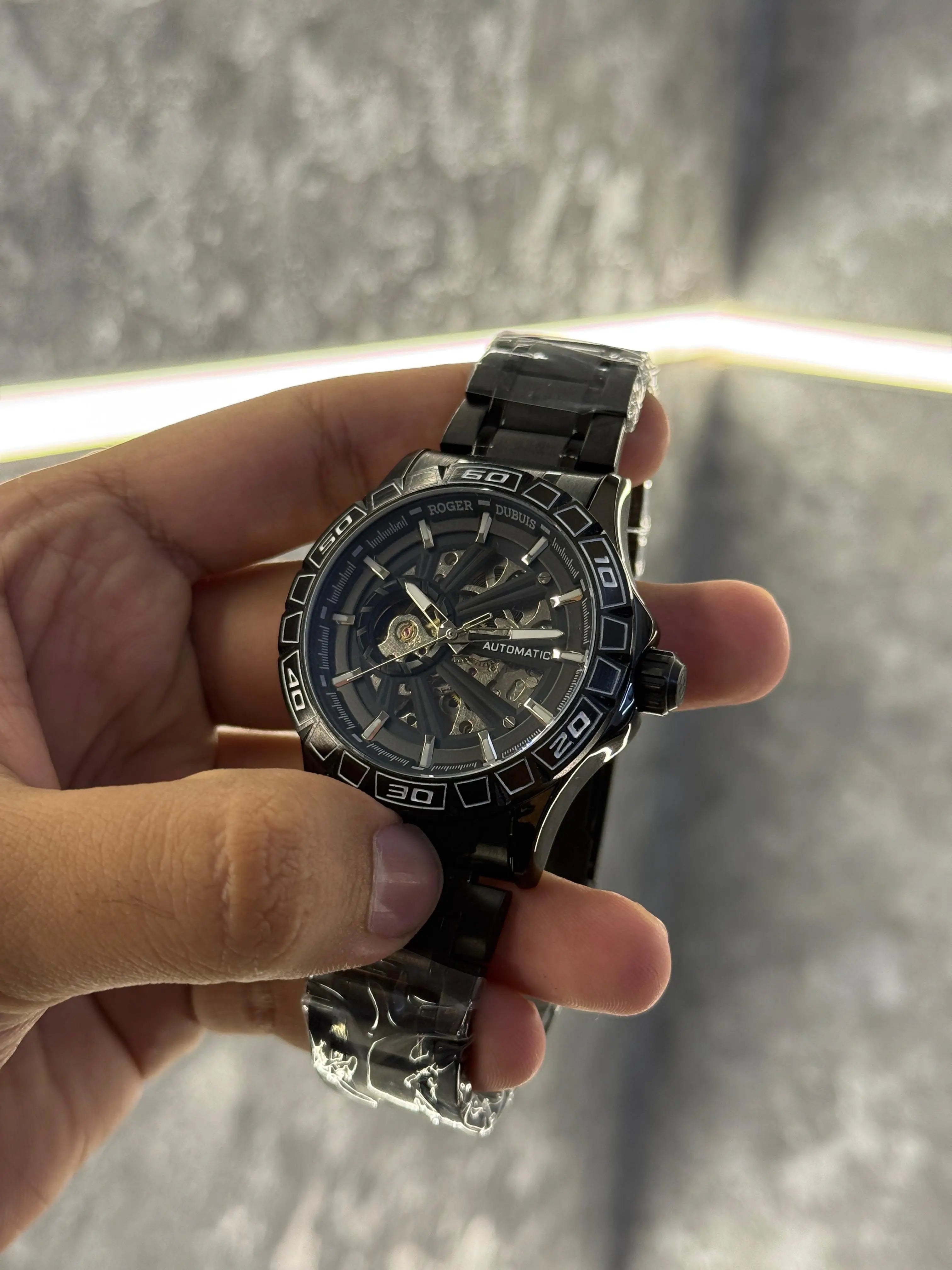 Roger dubuis Skeleton dial Automatic Back open Og lock 062 Main image