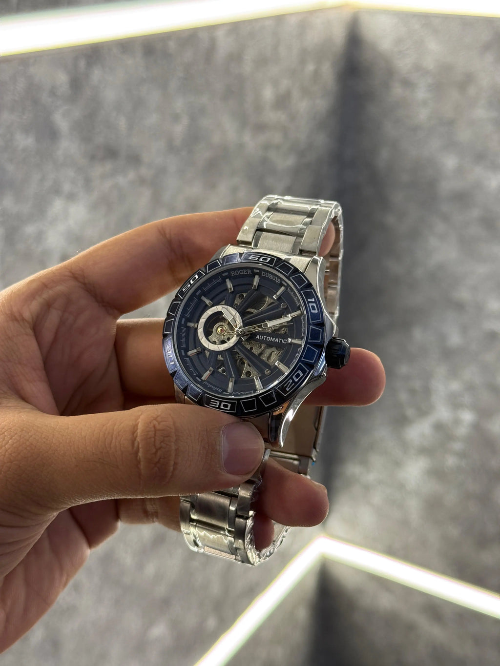 Roger dubuis Skeleton dial Automatic Back open Og lock