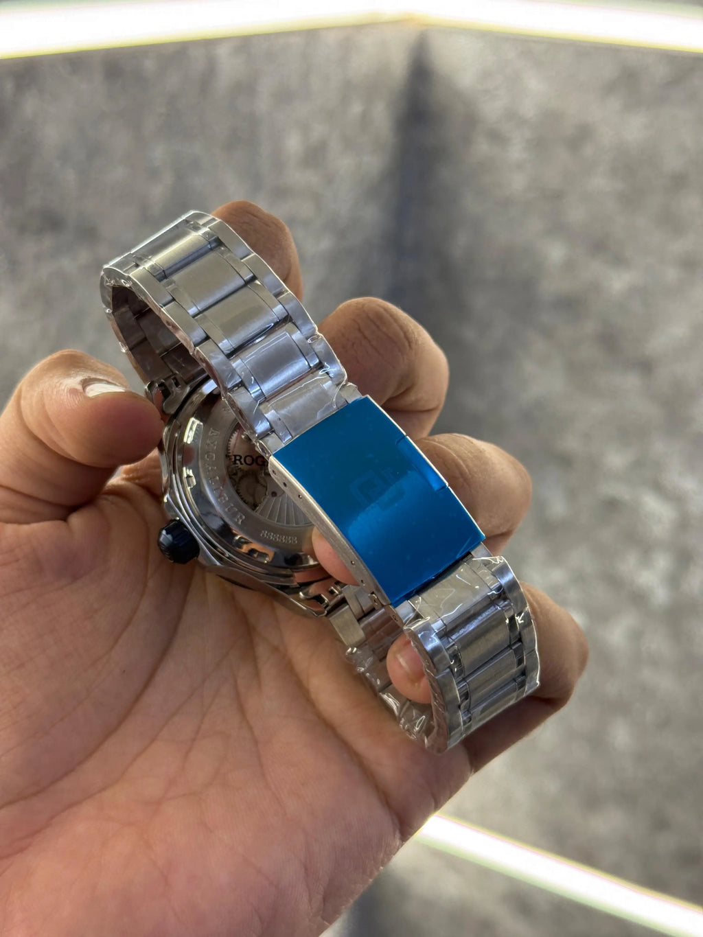 Roger dubuis Skeleton dial Automatic Back open Og lock