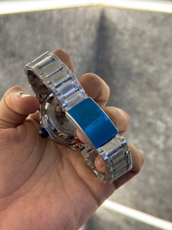 Roger dubuis Skeleton dial Automatic Back open Og lock