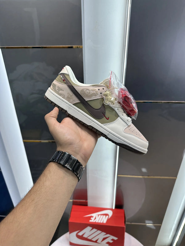 Nike_SB Dunk Low SE LNY Year Of The Dragon Sneaker