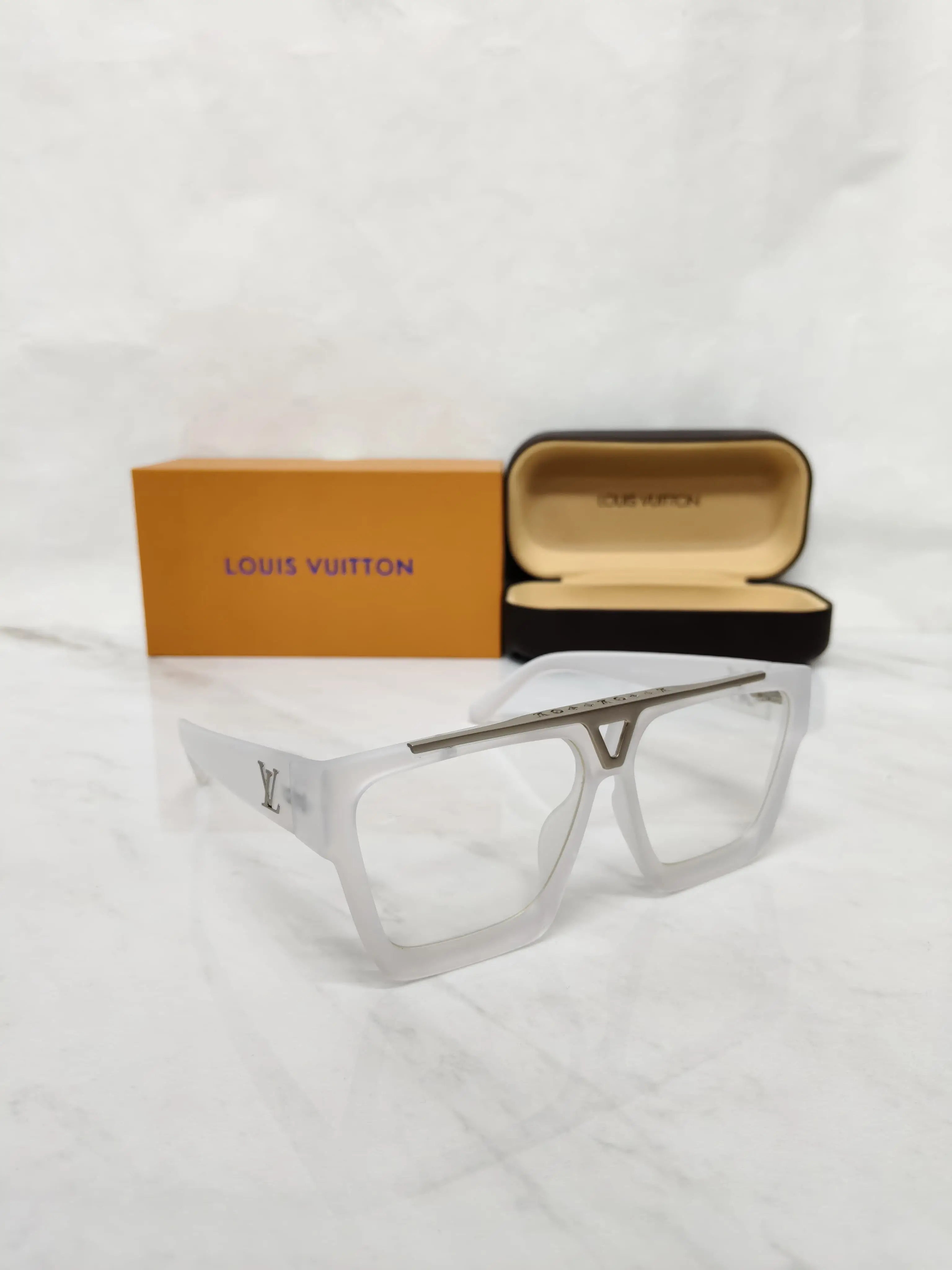 LOUIS VUITTON 1502 CRYSTAL WHITE FRAME