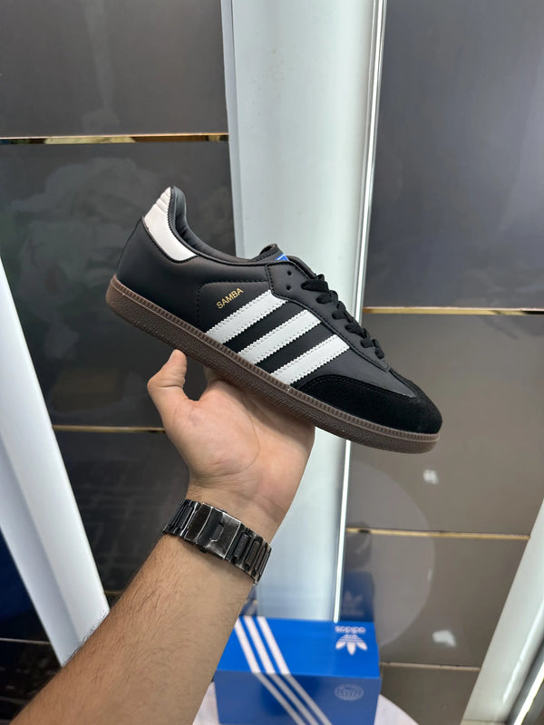 Adidas_Samba Black White Sneakers