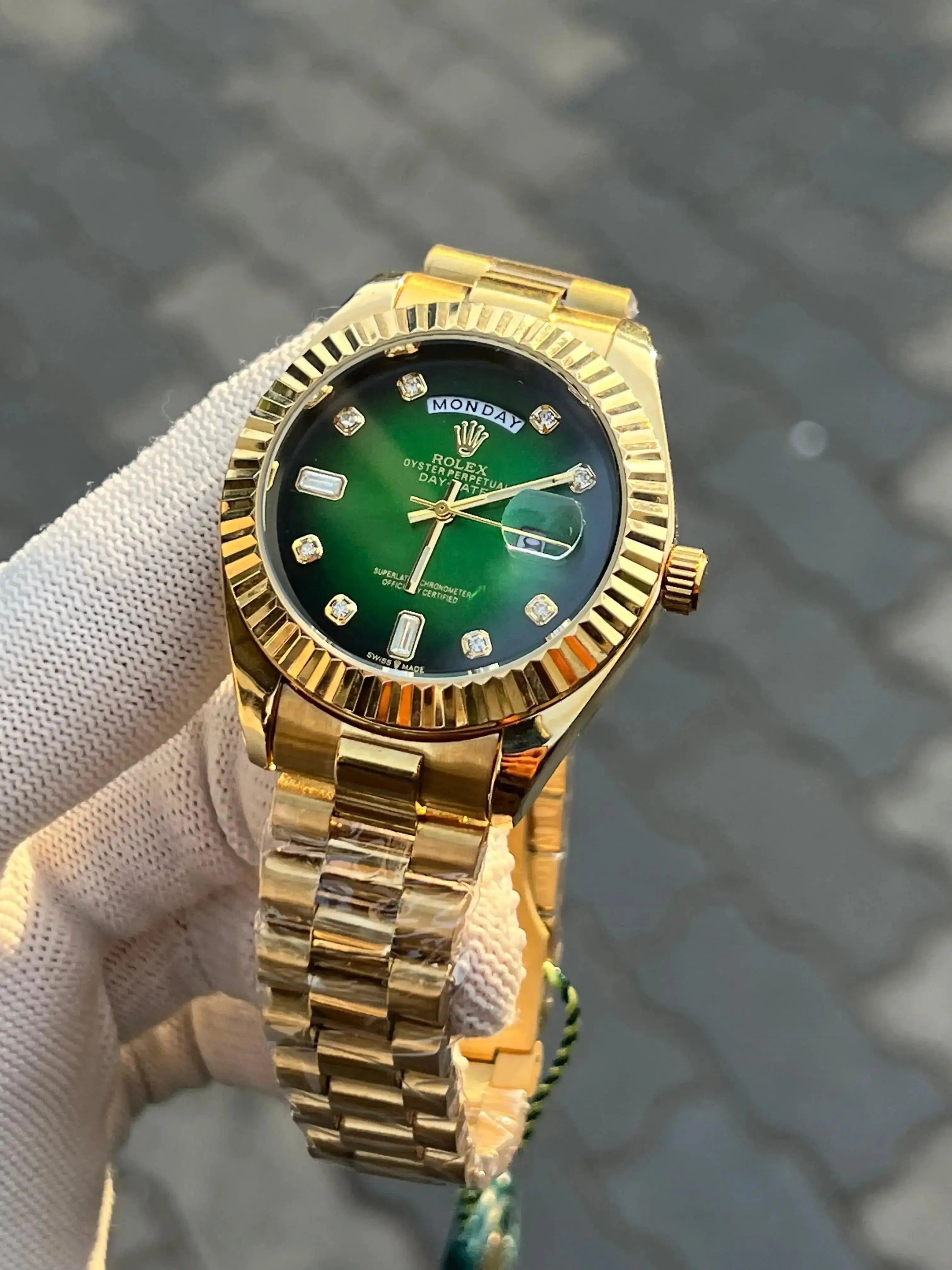 Rolex Day Date Diamond Green Gold Secondary image