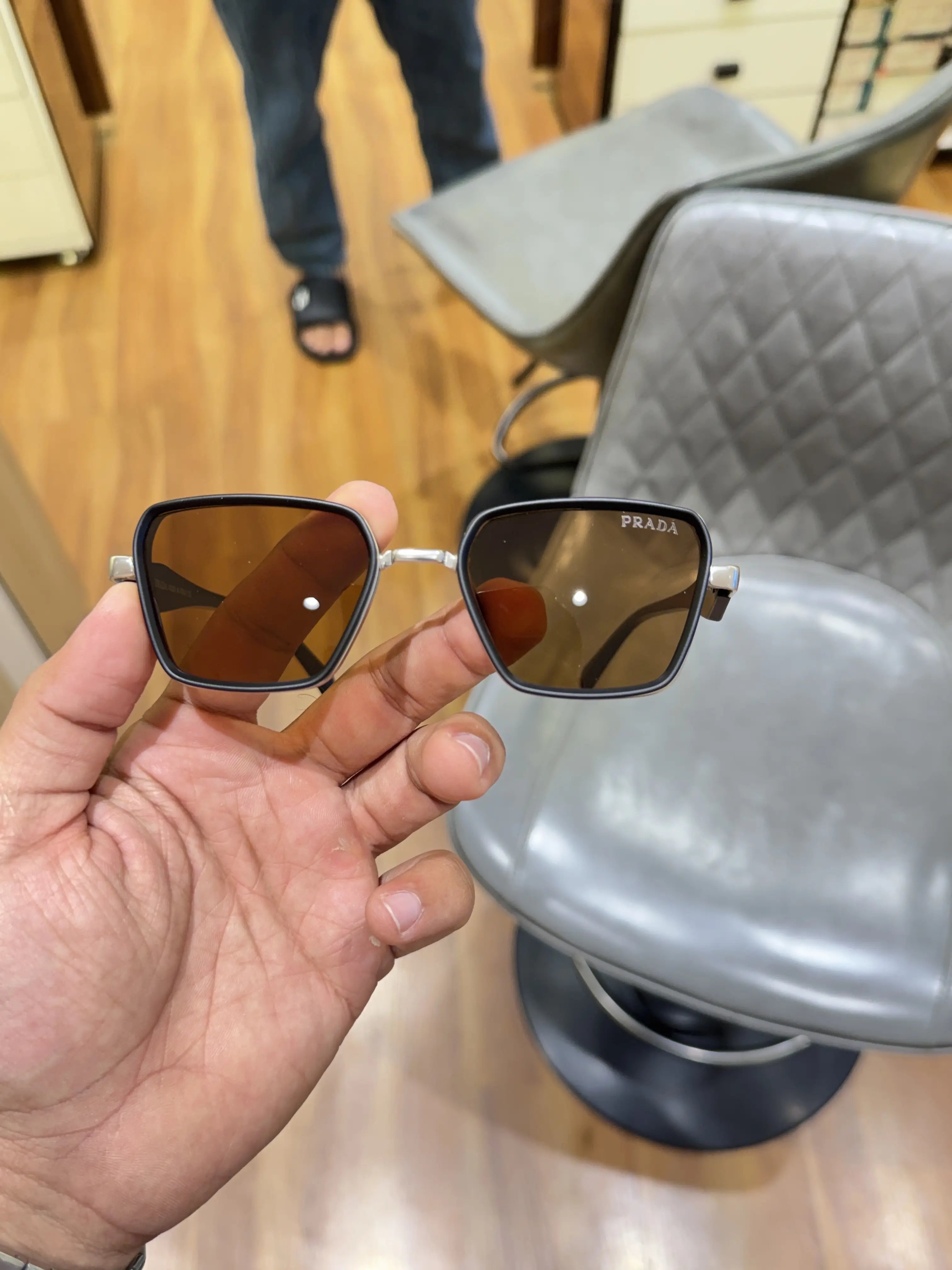 Prada_7381_black_brown