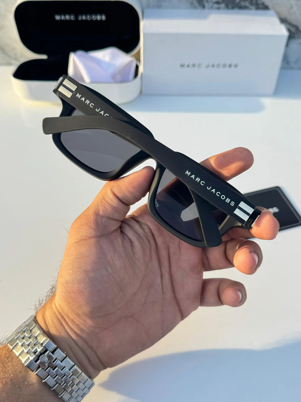 Marc_jacobs_1020_matt_black_gold