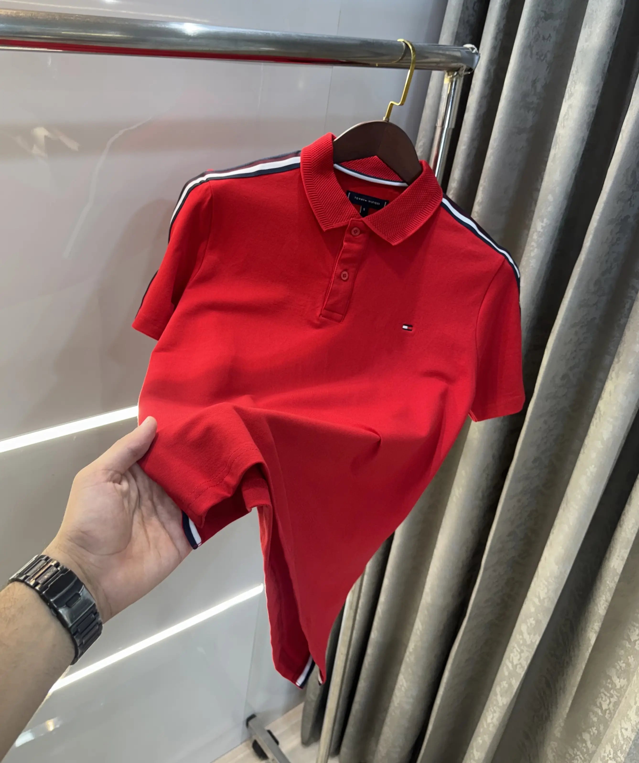 Tomm y Hilfiger Red Premium Polo T-shirt Secondary image