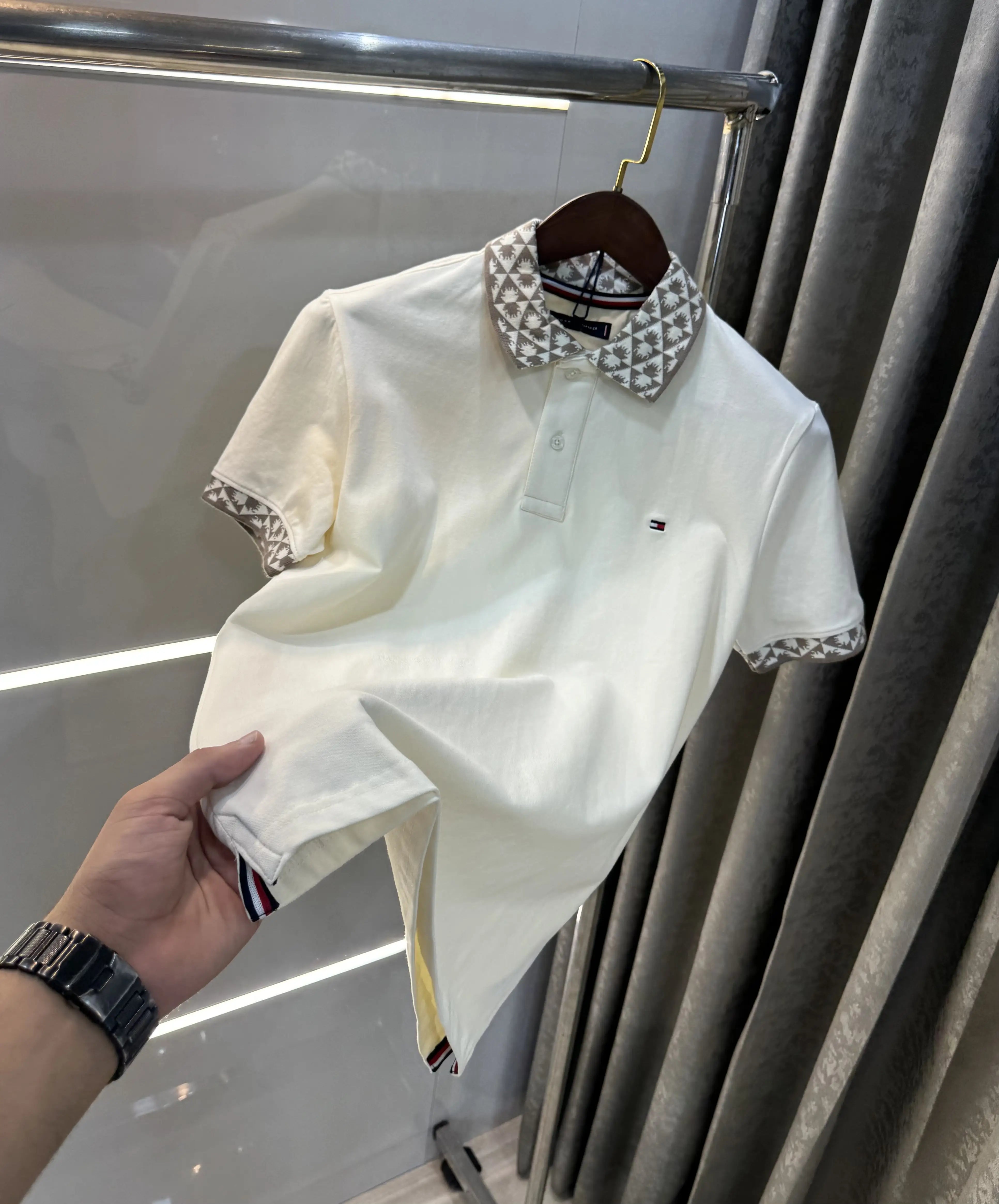 Tomm y Hilfiger Cream Premium Polo T-shirt Secondary image