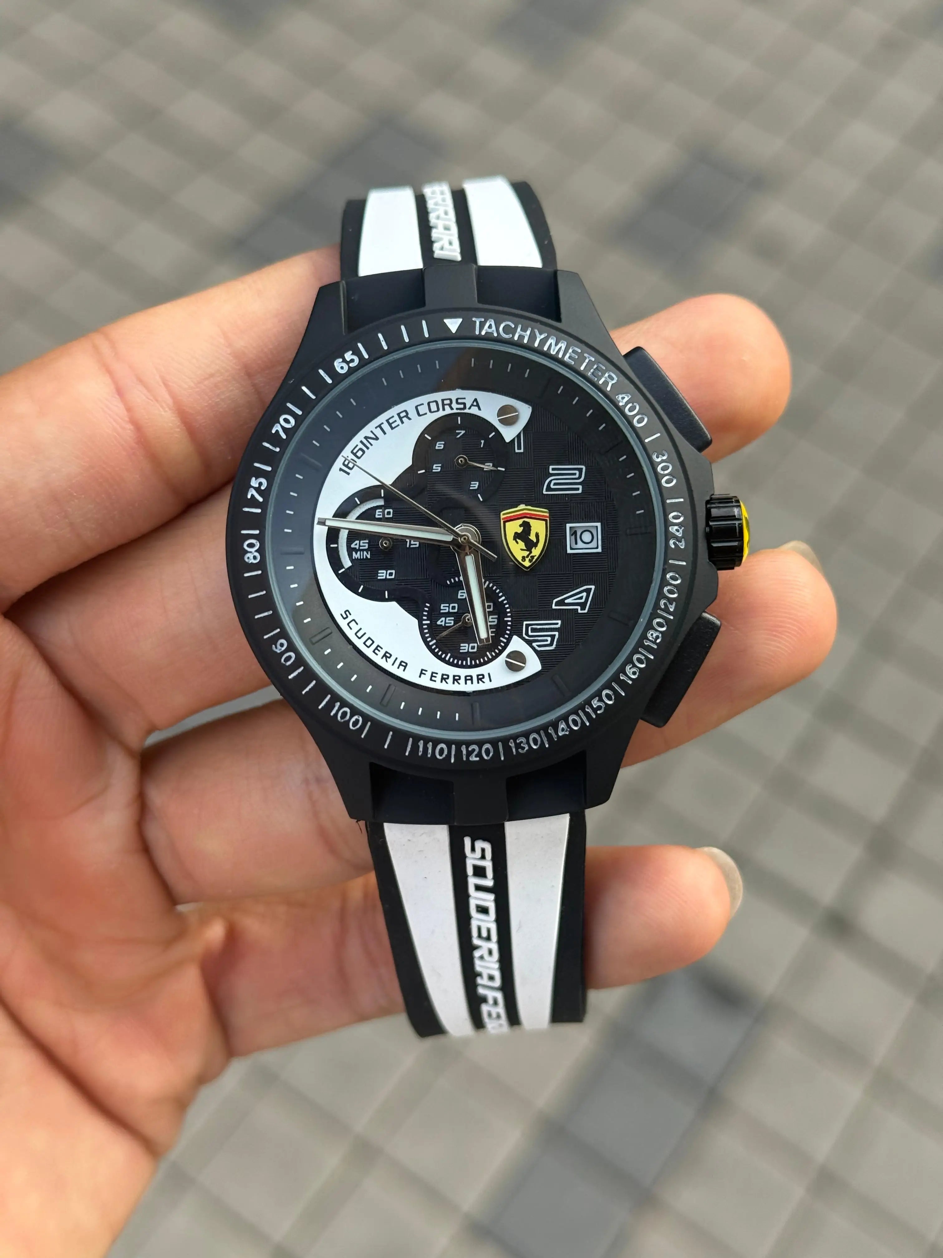 Ferrar i Scuderia Main image
