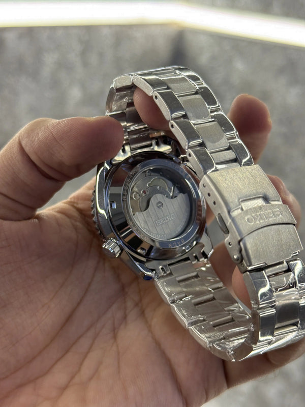 Seiko Prospex Gmt divers ocean wave Blue 067