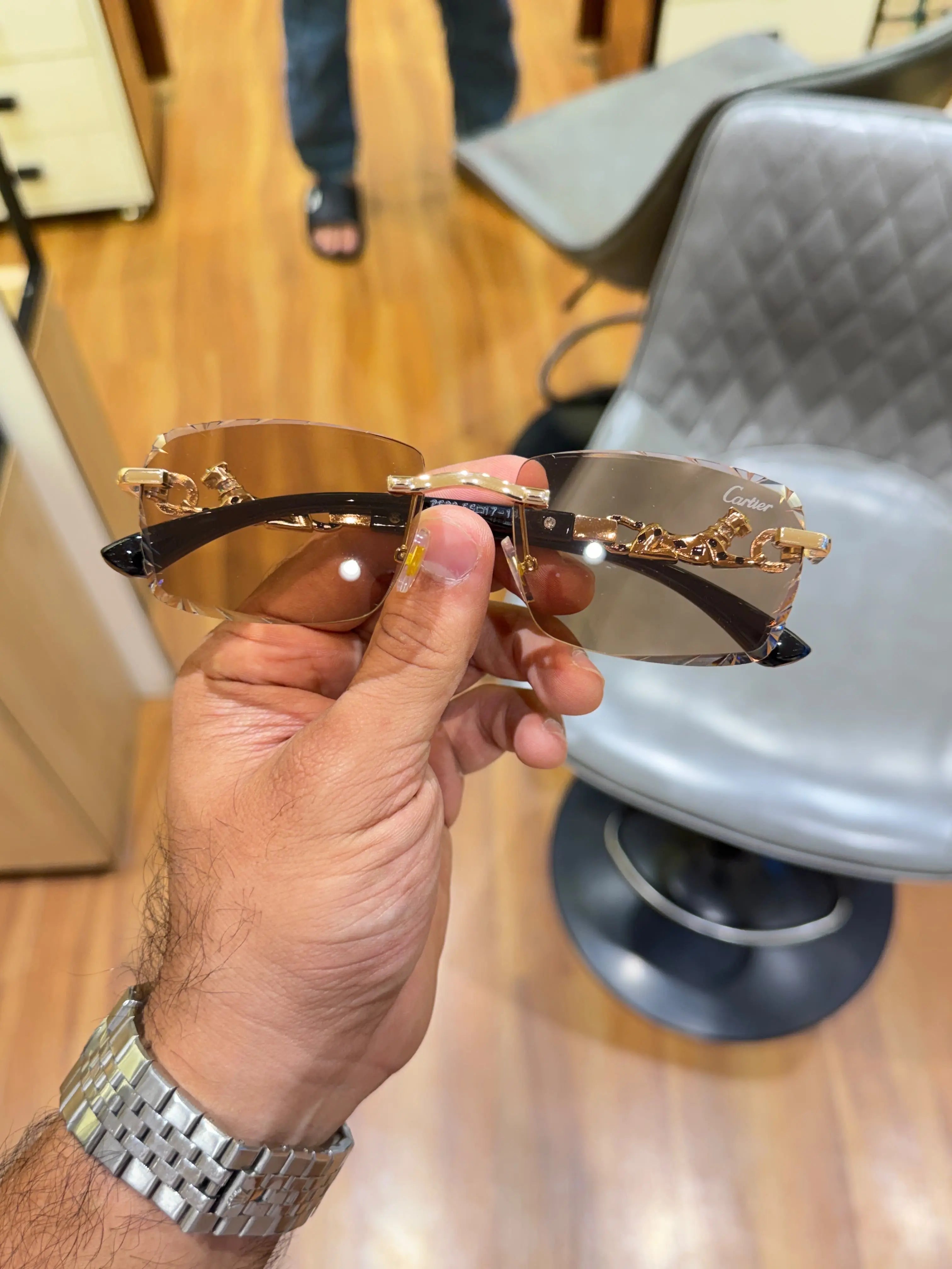Cartier_2520_gold_brown