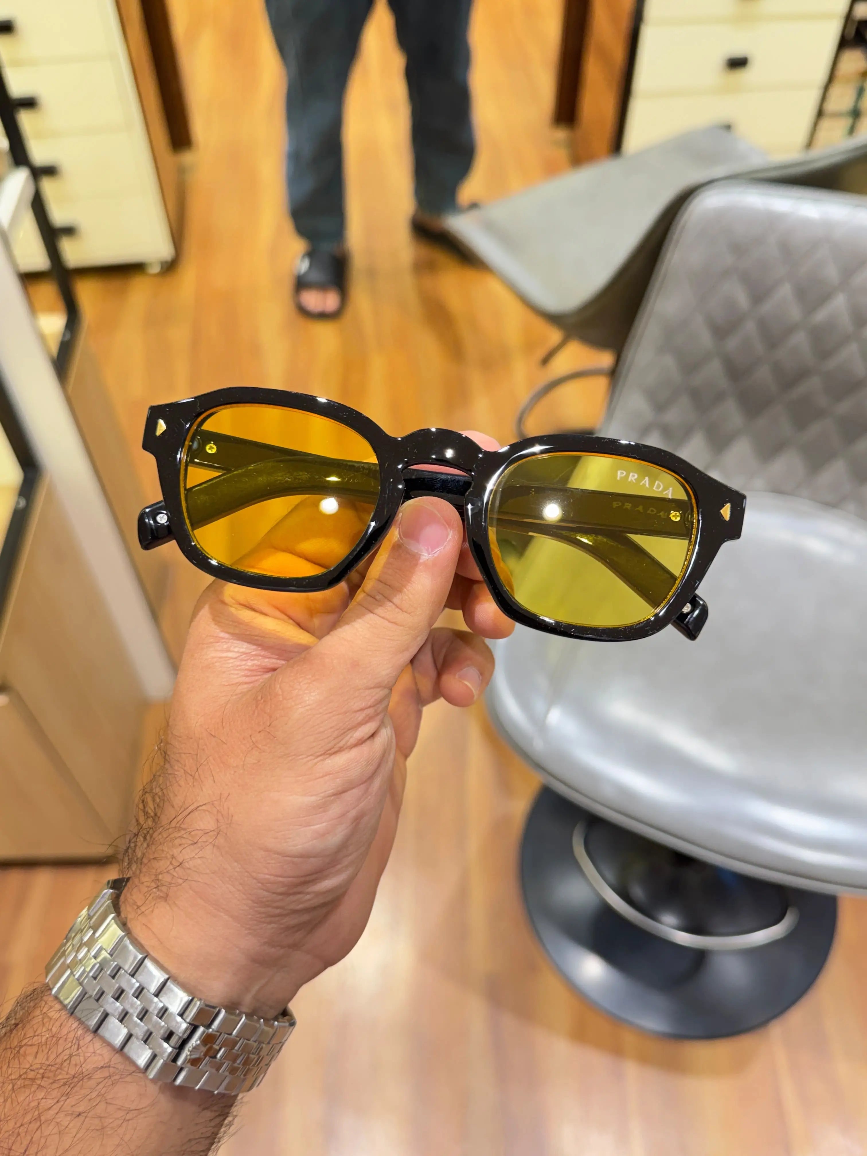 Prada_331_black_yellow Main image