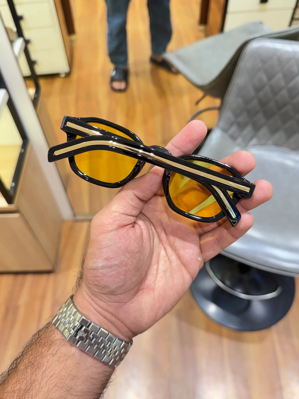 Prada_331_black_yellow