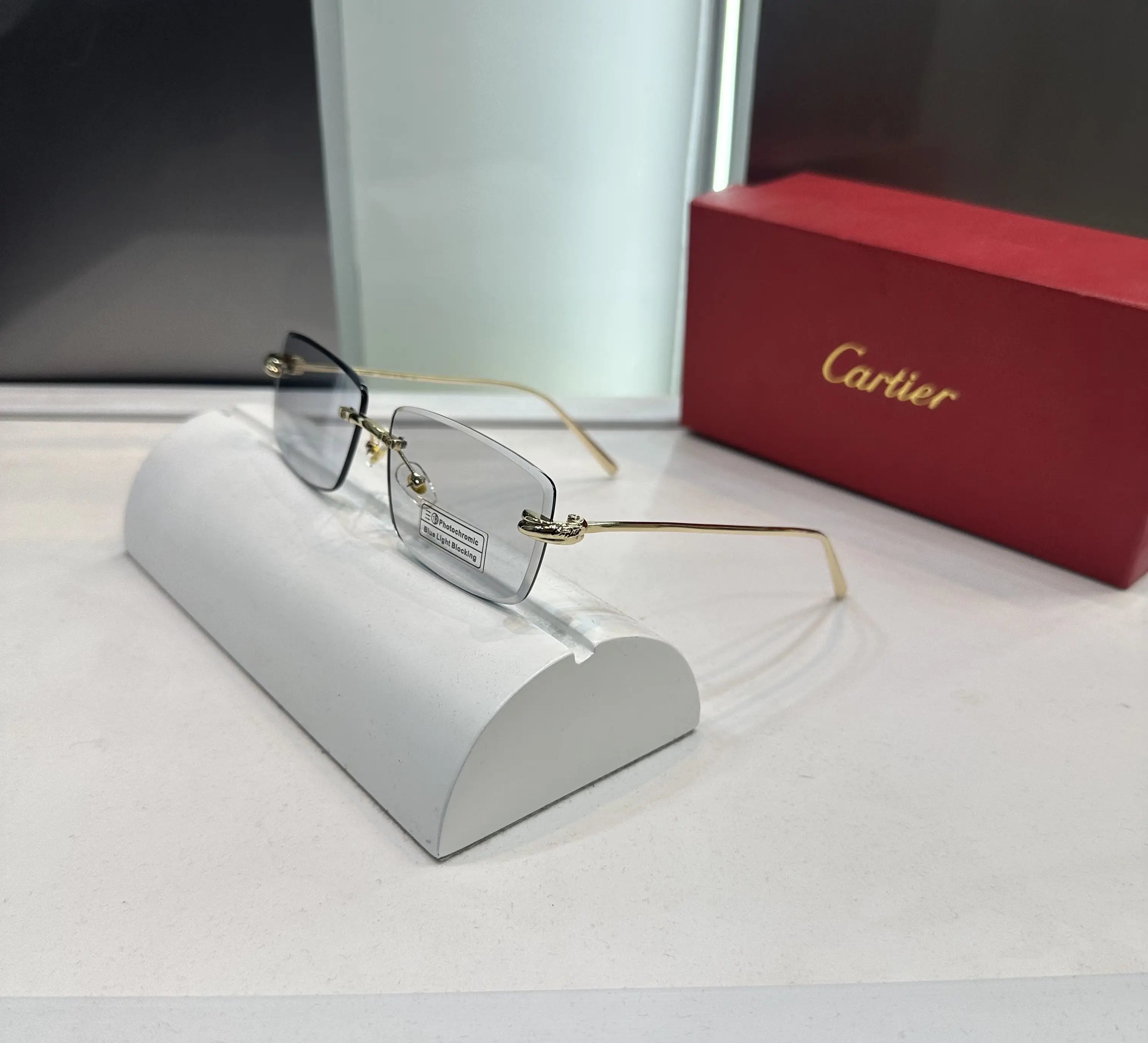 Cartie r Gold Photochromic Lens Premium Glasses 025
