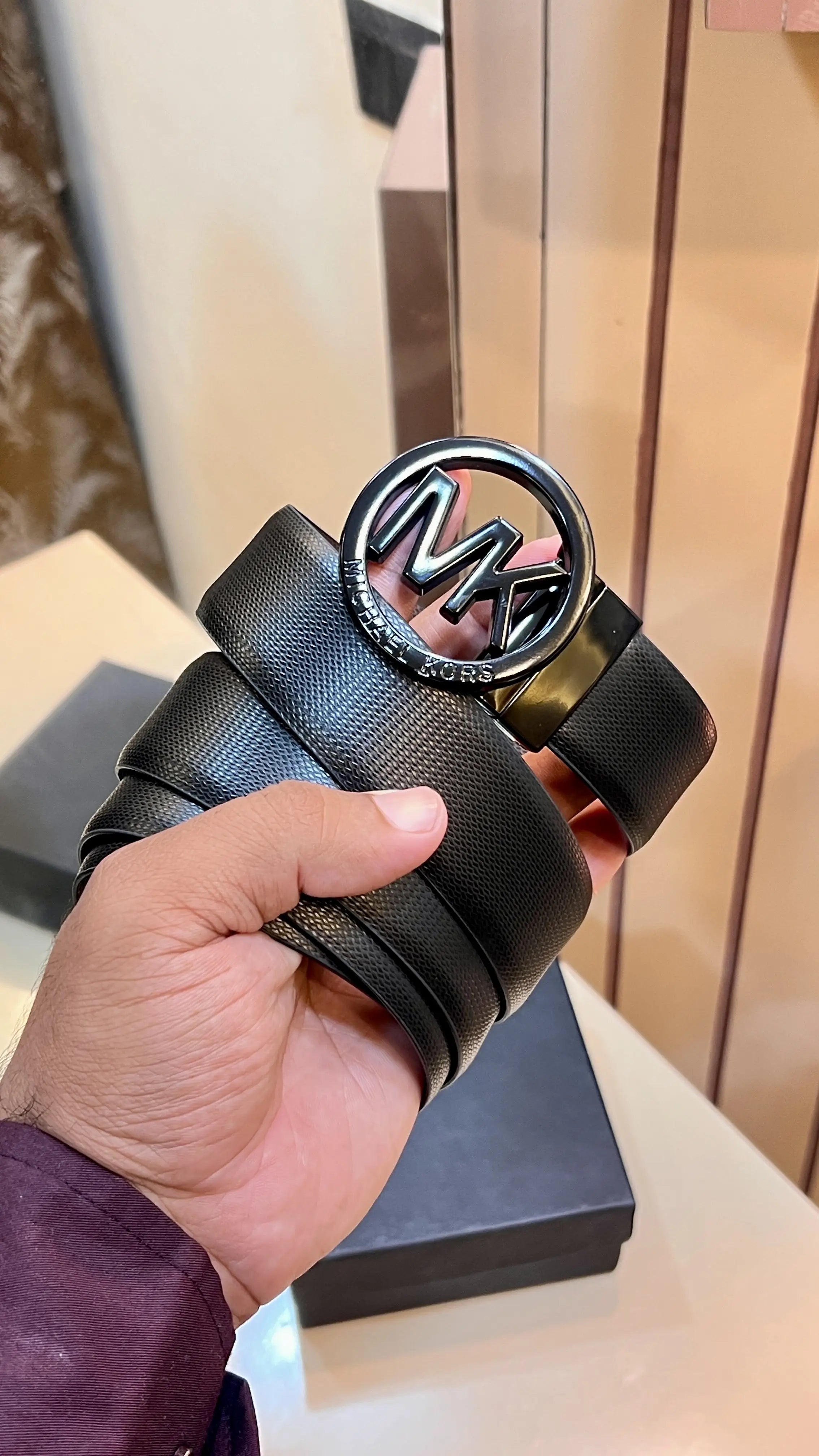 MK MICHEAL KORS PREMIUM QUALITY IMPORTED REVERSIBLE BELT WITH BOX Main image