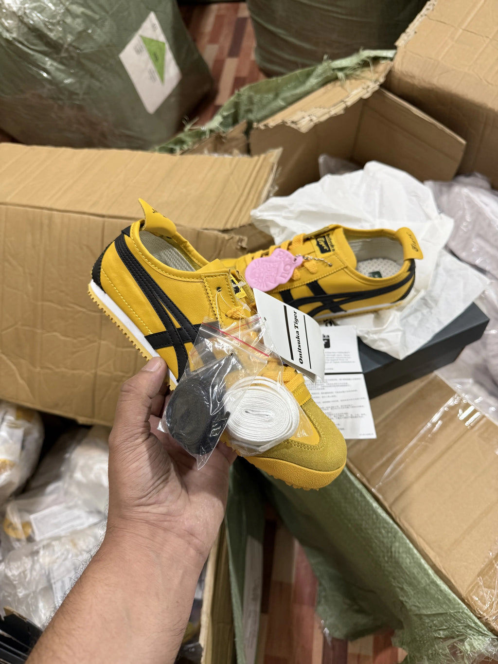ONITSUKA TIGER MEXICO 66 YELLOW (WITH PATOU KEYCHAIN AND 3 EXTRA LACES)