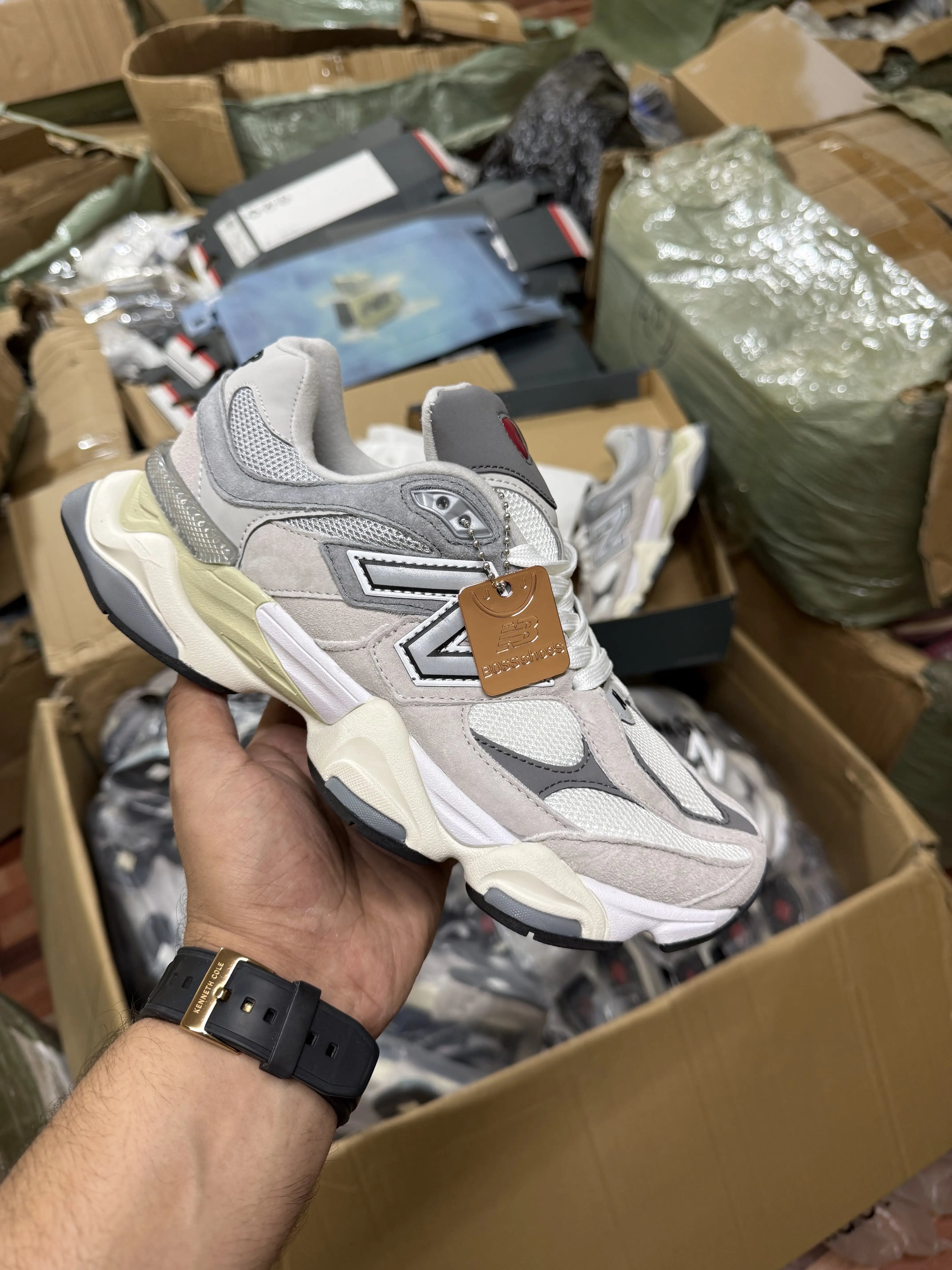 NEW BALANCE 9060 CLOUD RAIN WITH KEYCHAIN Main image
