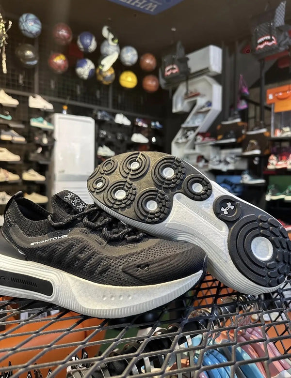 UNDER ARMOUR PHANTOM 4