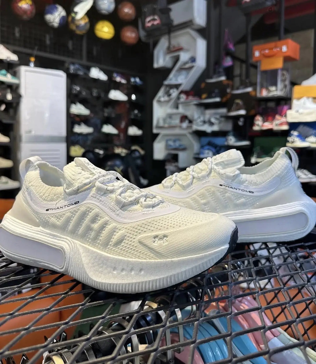 UNDER ARMOUR PHANTOM 4