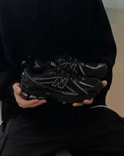 New Balanc e 1906R Black Grey Secondary image