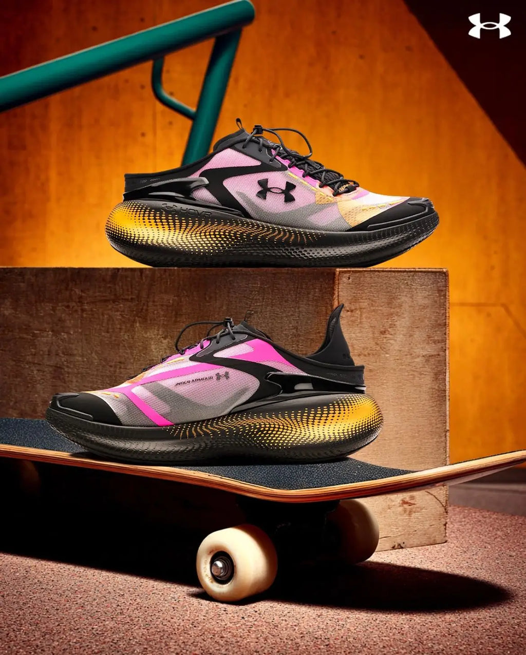 Unde r Armou r Echo Slipspeed Black Rebel