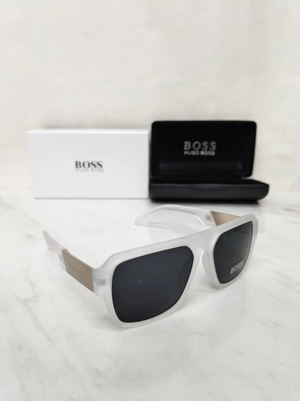 HUGO BOSS 615 ICE WHITE