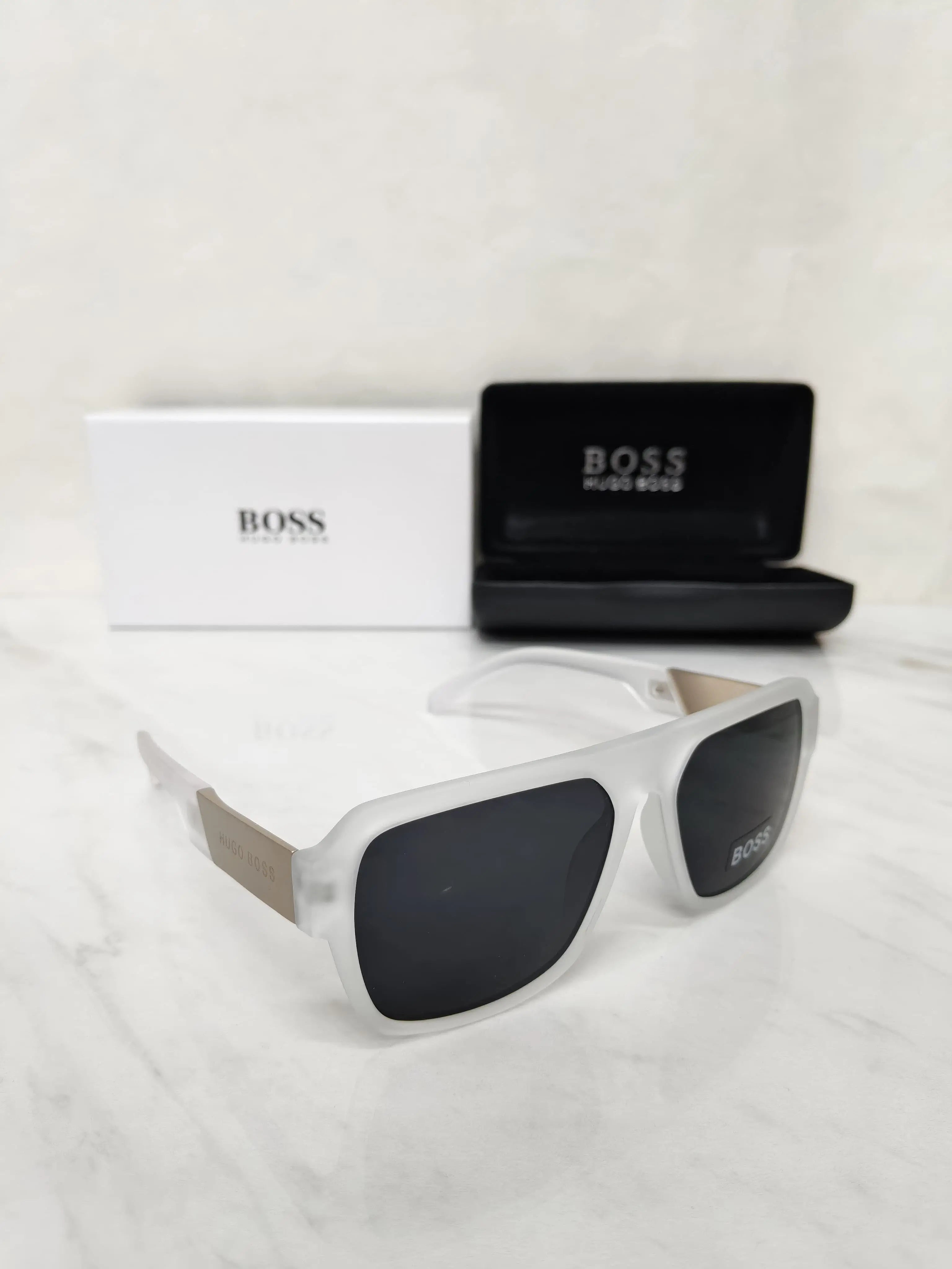 HUGO BOSS 615 ICE WHITE