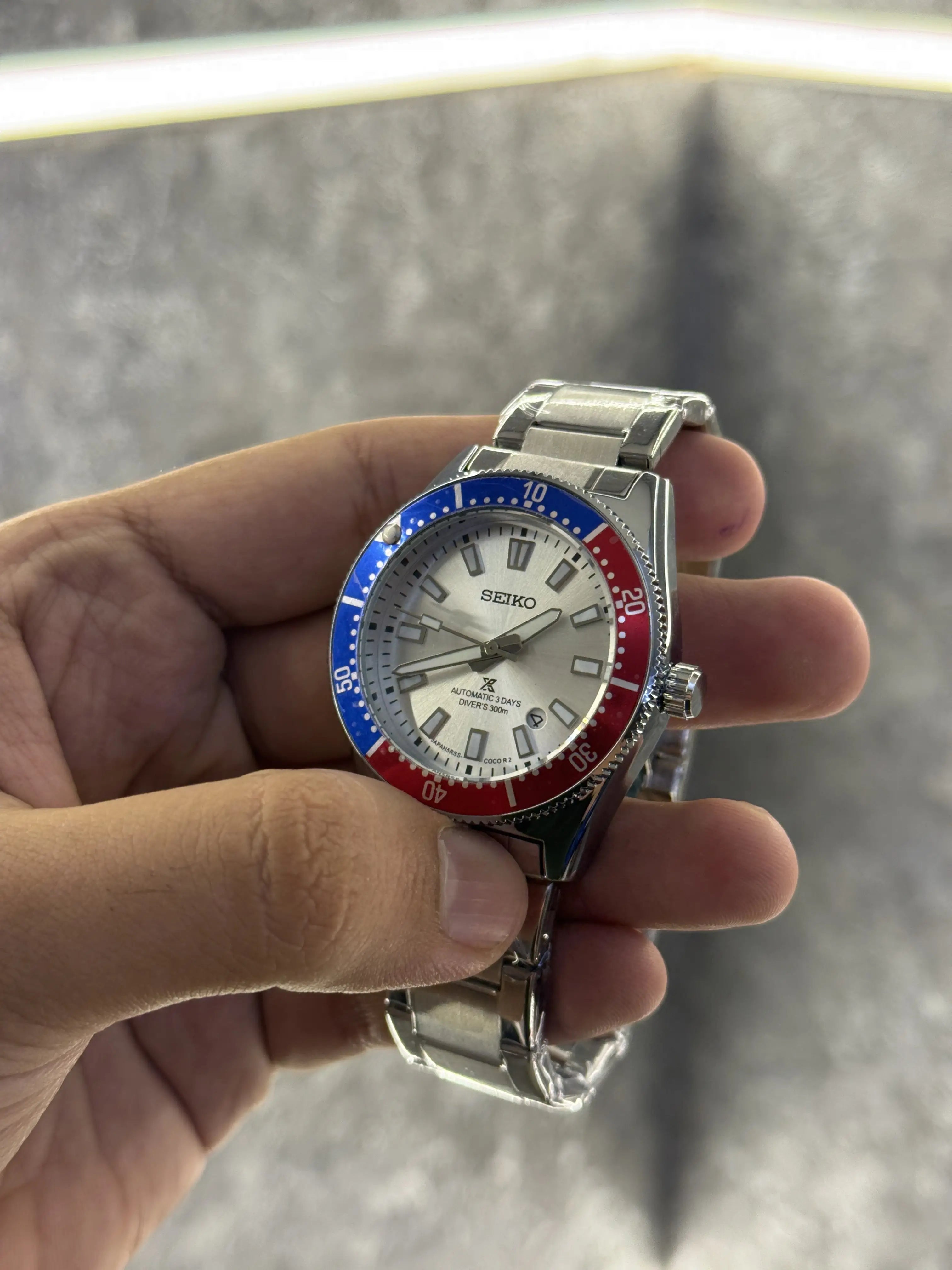 Seiko prospex Back open Pepsi dial 072 Main image