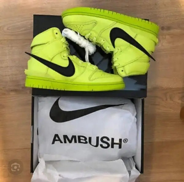 Nik e Ambush Dunk High Volt Green Secondary image