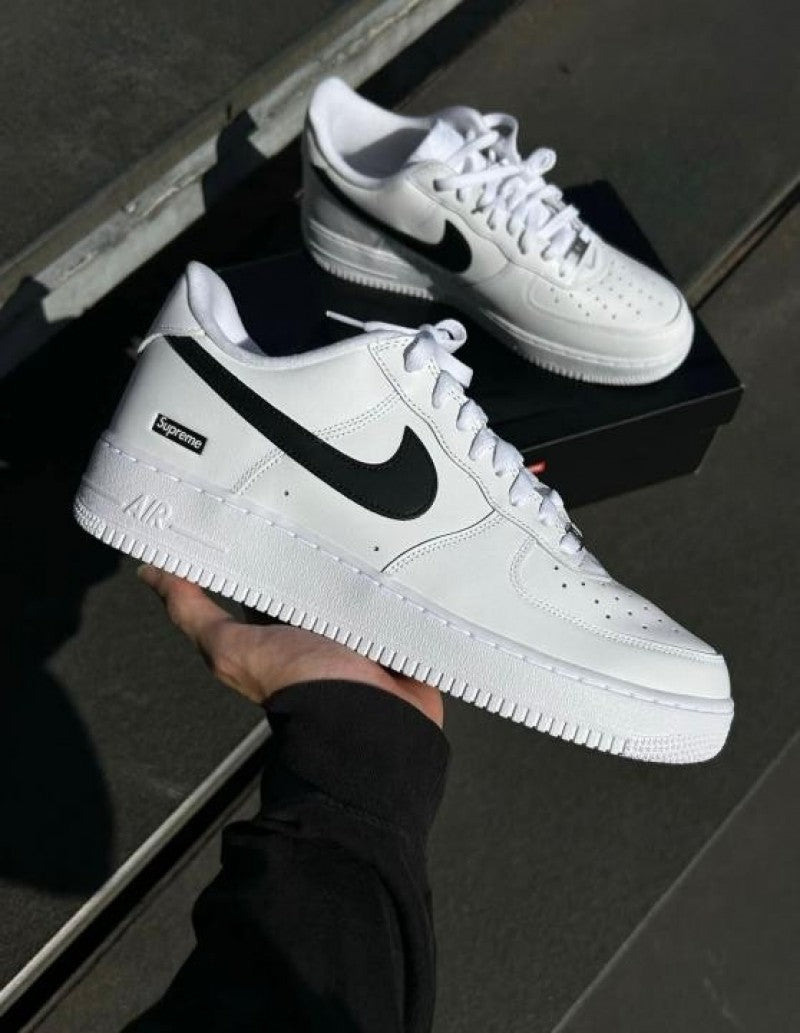 Supreme x Nikee AirForce 1 Low Whit Secondary image