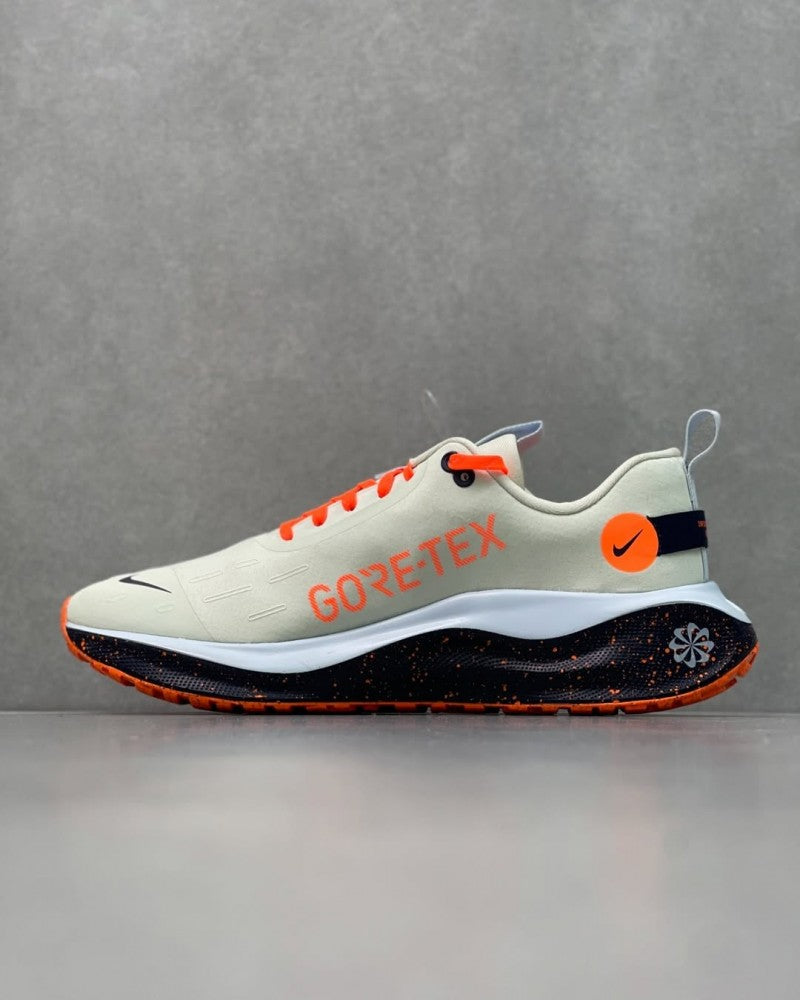 Nikee Infinity Run 4 Gore Tex White Secondary image
