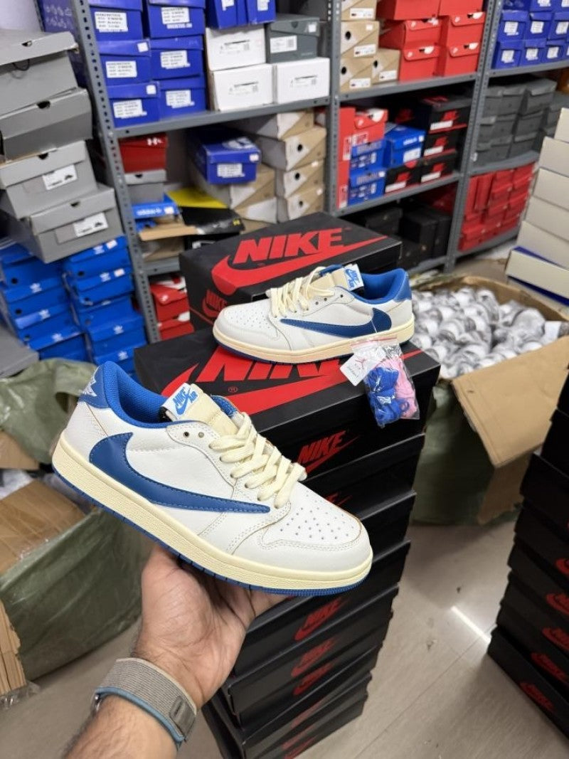 Nikee Air Jordan Retro 1 Low X Trav