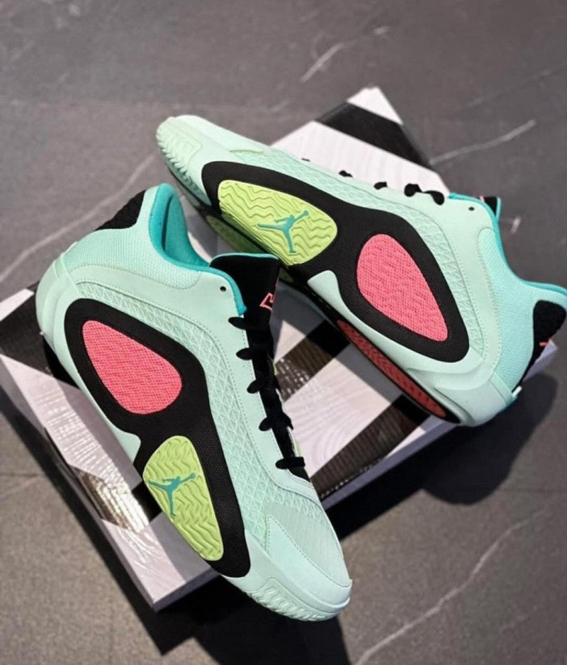 Nikee Air Jordan Tatum 2 Vortex Min
