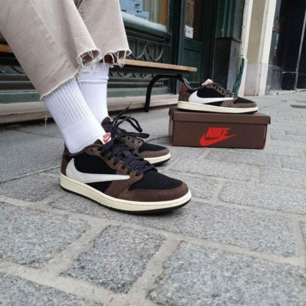 Nikee Air Jordan 1 Low OG Travis Sc