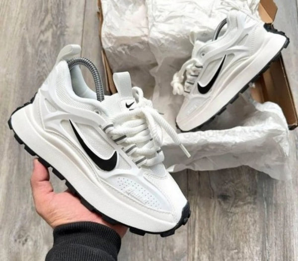 Nikee Bailleli Platform Sneaker Whi