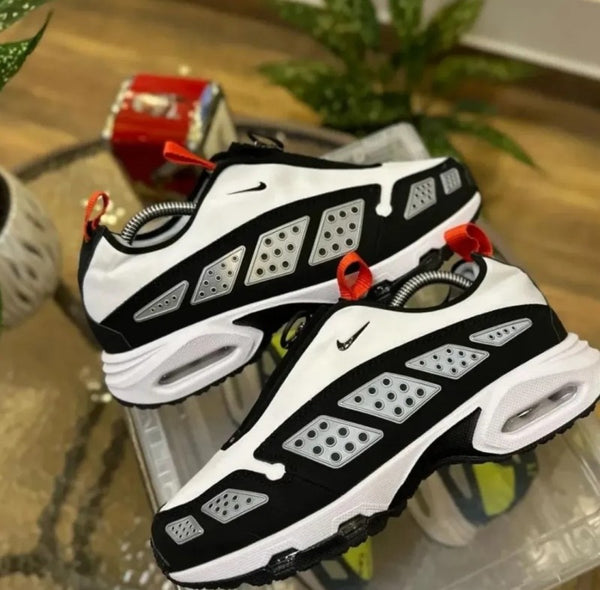Nikee Airmax SNDR Black White