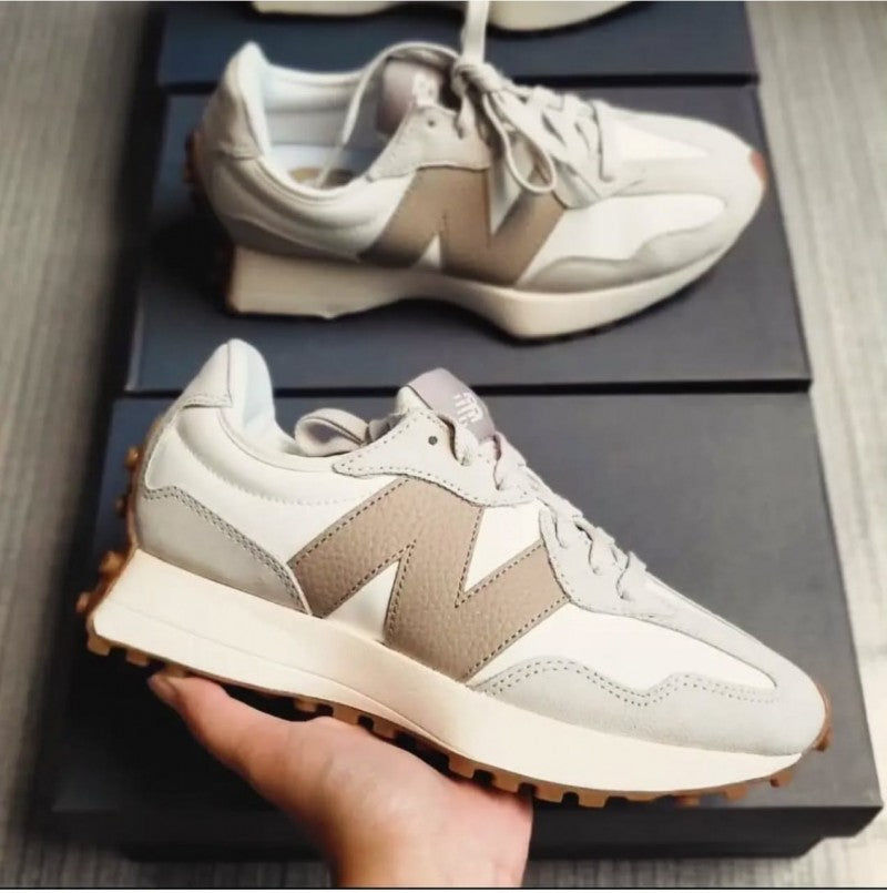 New Balance 327 Moonbeam Driftwood