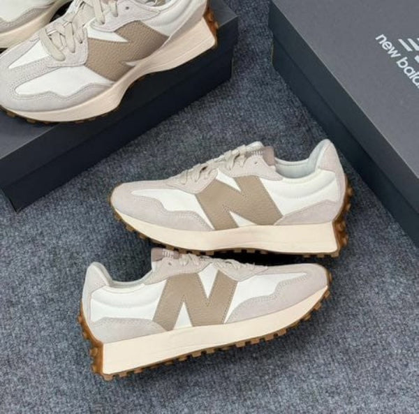 New Balance 327 Moonbeam Driftwood