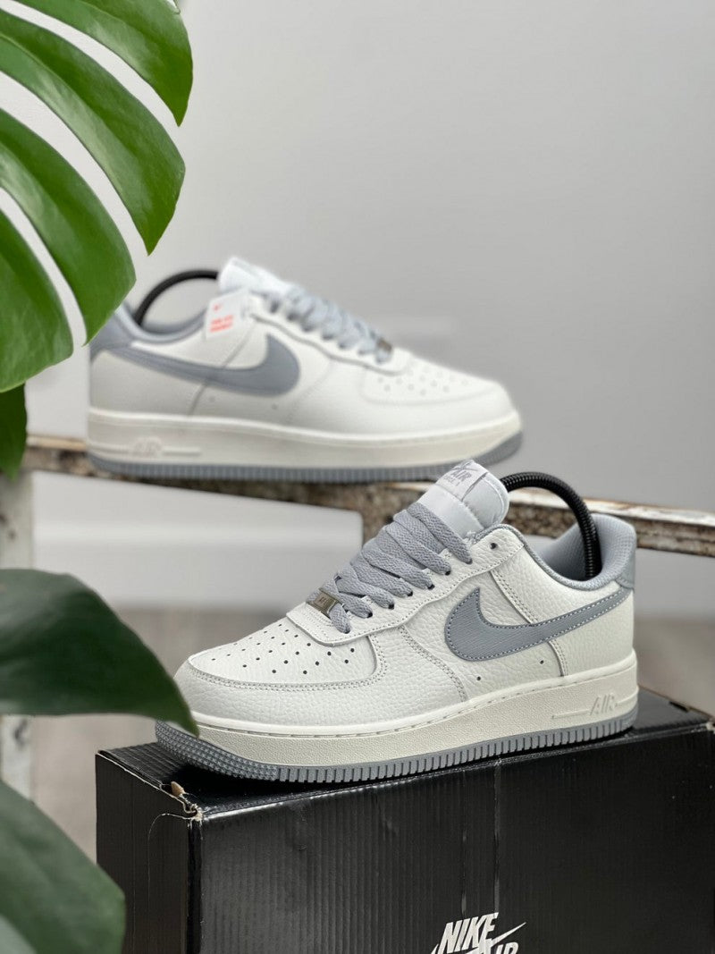 Nikee airforce 1 Dark grey white sail