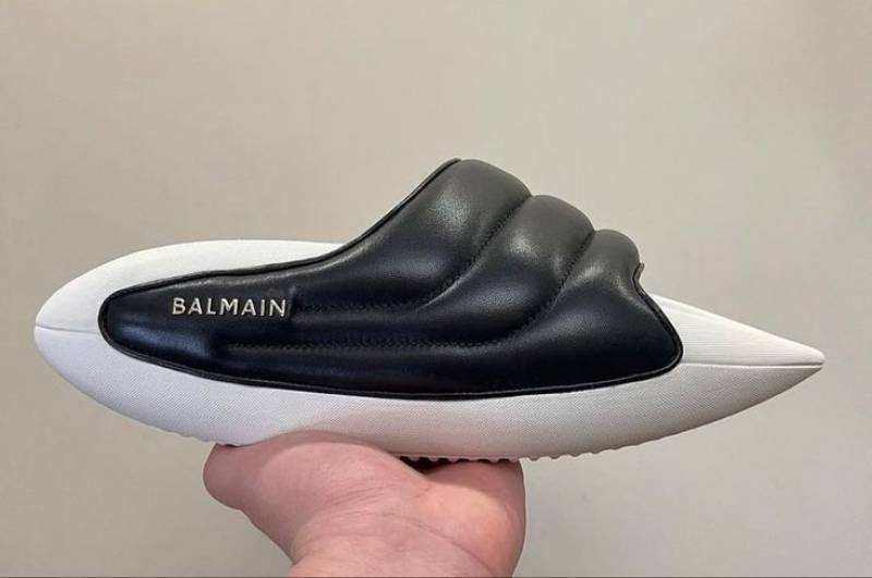 Balm_ain Blackwhite slide