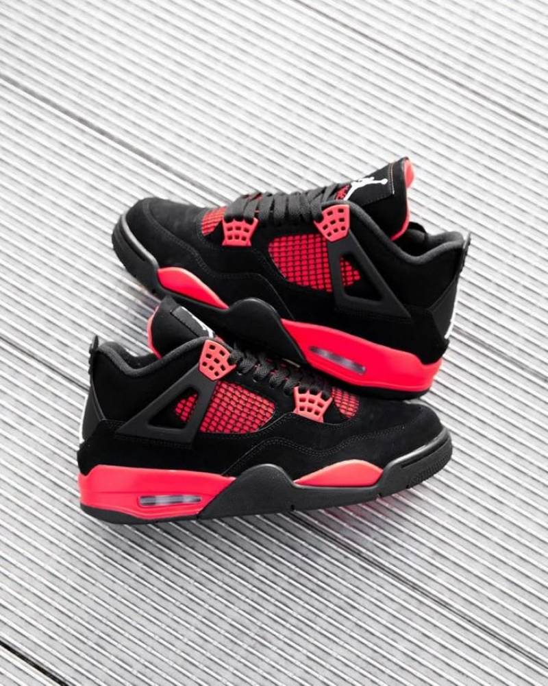 AIR JORDAN RETRO 4 THUNDER SEMI UA