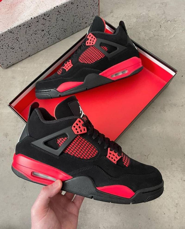AIR JORDAN RETRO 4 THUNDER SEMI UA