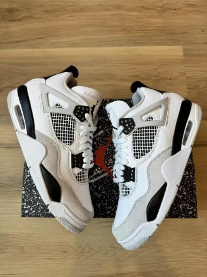 Nikee Air Jordan Retro 4 Military B