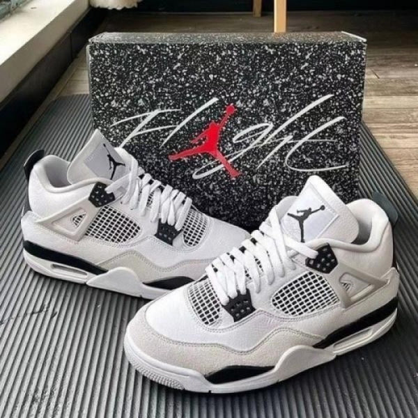 Nikee Air Jordan Retro 4 Military B