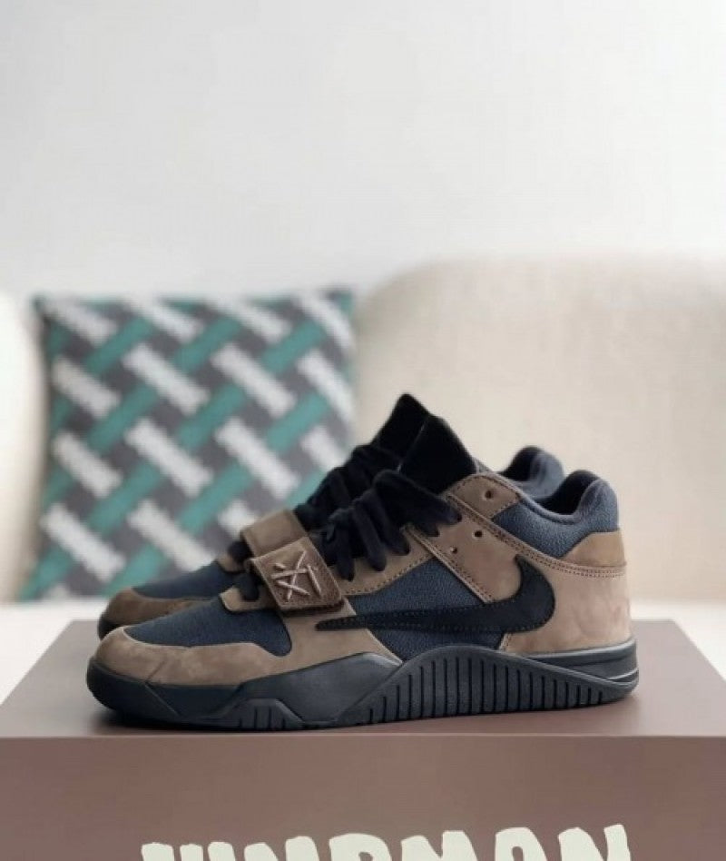 NIKEE AIR JORDAN TRAVIS SCOTT JUMPM