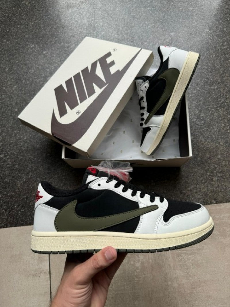 Nikee Air Jordan Retro 1 Low X Trav